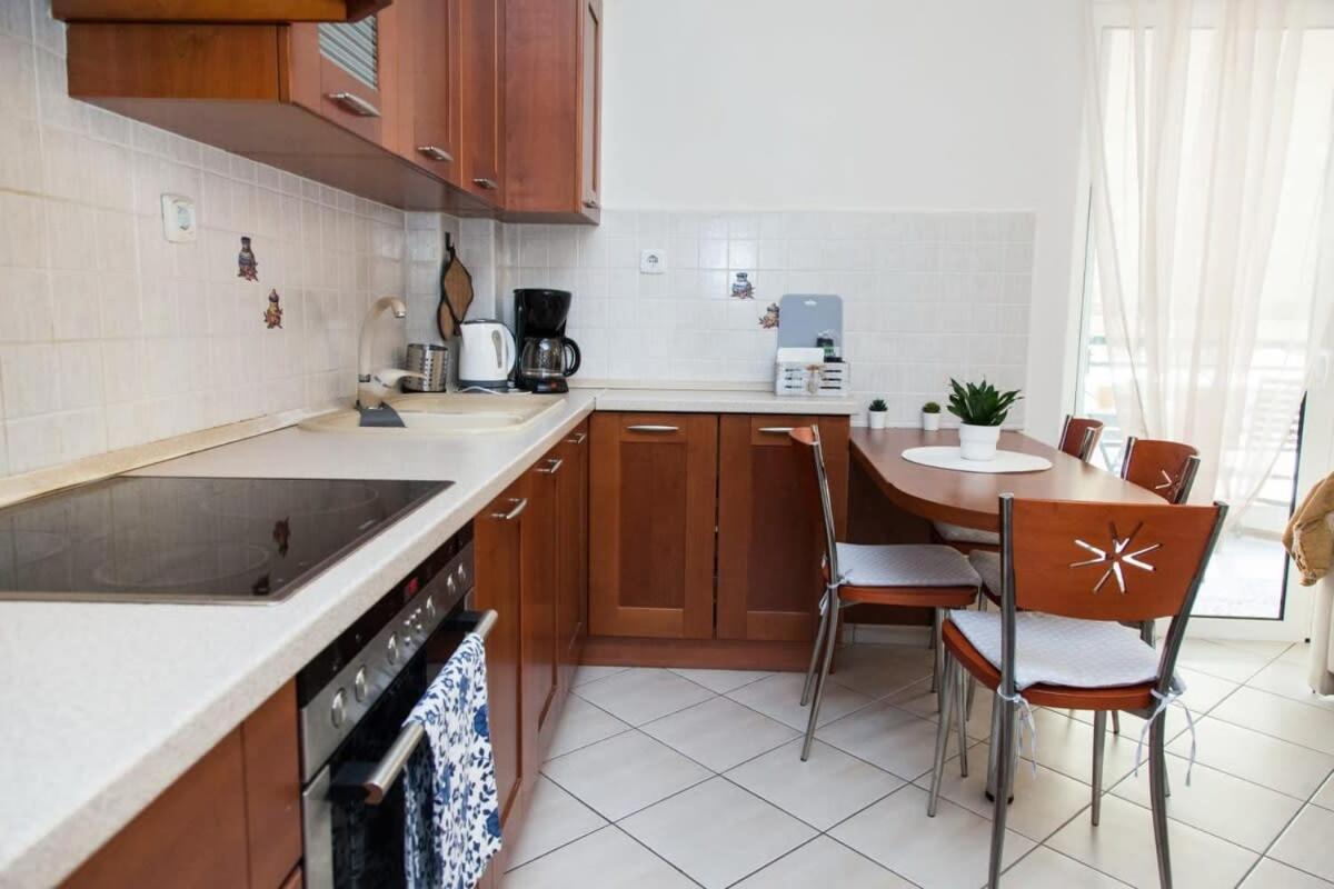 Lovely Apt In Peristeri أثينا المظهر الخارجي الصورة