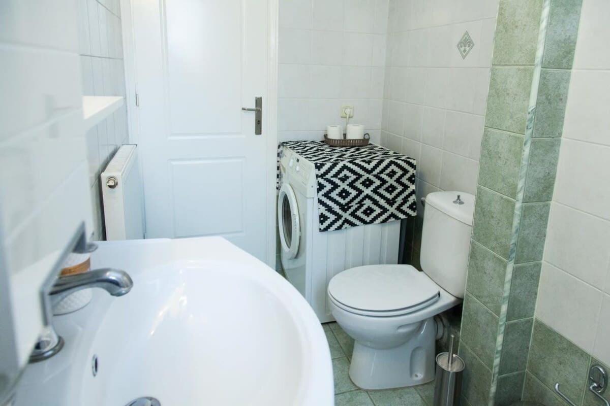 Lovely Apt In Peristeri أثينا المظهر الخارجي الصورة