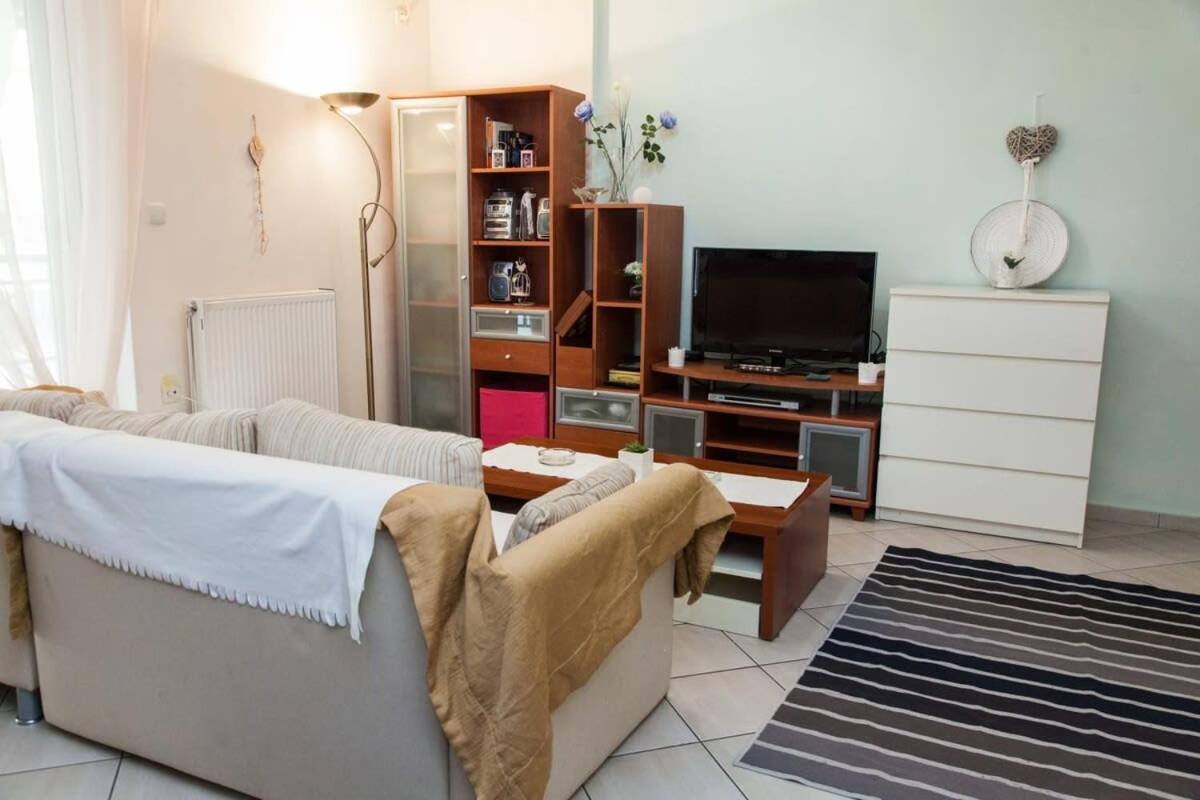 Lovely Apt In Peristeri أثينا المظهر الخارجي الصورة