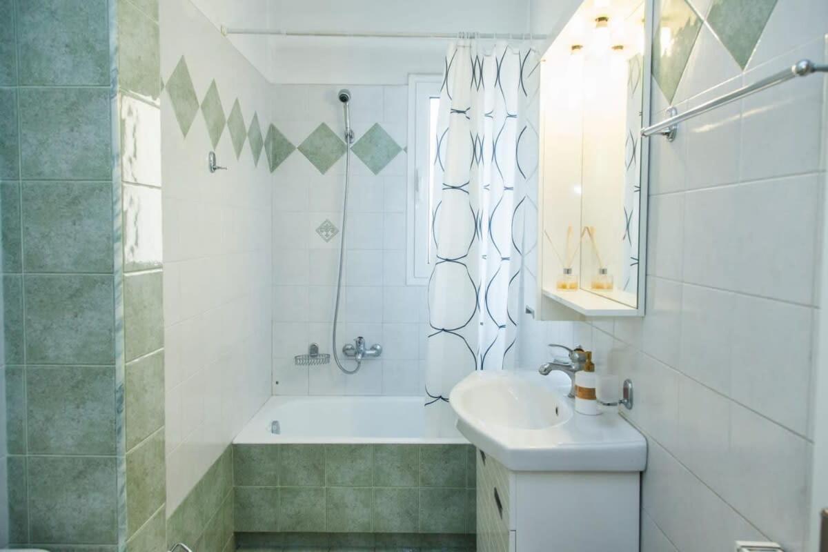 Lovely Apt In Peristeri أثينا المظهر الخارجي الصورة